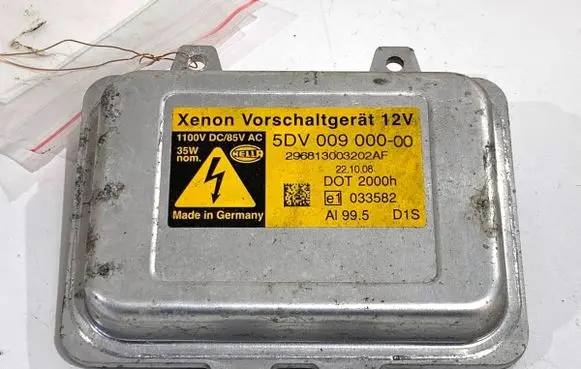 Citroen C4 I Picasso Voltage converter/converter module 5DV009000