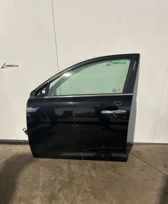 KIA Sportage Front door