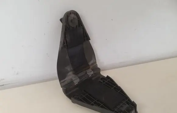 Skoda Superb B5 (3U) Hazard Warning Triangle Mounting Bracket 4B5860285D 3B5860285B