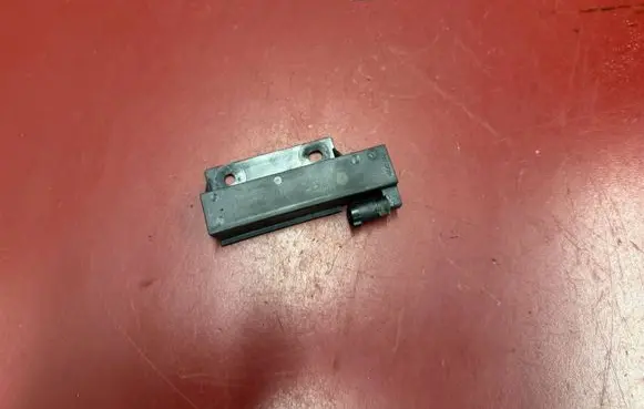 Chrysler Pacifica Aerial antenna amplifier P68068148AA 68068148AA