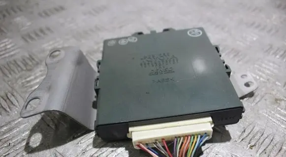 Lexus IS 220D-250-350 Power management control unit 8967053030