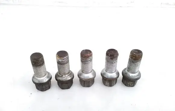 Skoda Octavia Mk3 (5E) Nuts/bolts 