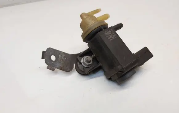 Skoda Octavia Mk3 (5E) Vacuum valve 1K0906627B