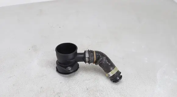 Ford Focus Air intake hose/pipe AV616C784AF