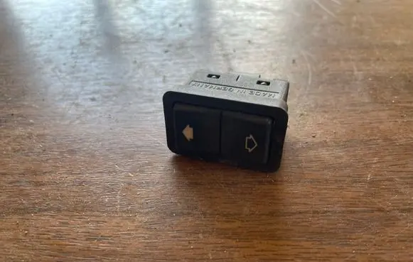 BMW 5 E39 Quarter vent window switch 