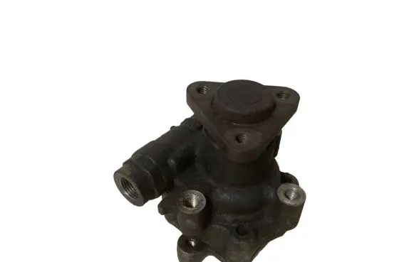 Volkswagen PASSAT B5 Power steering pump 8D0145177Q
