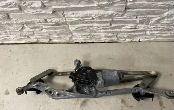 Toyota Auris E180 Front wiper linkage and motor 8511002340