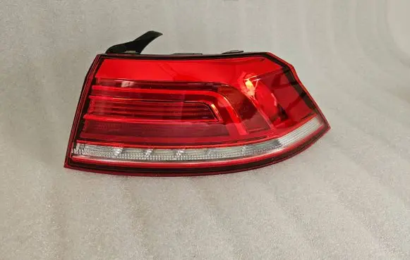 Volkswagen PASSAT B8 Rear/tail lights 3G5945312