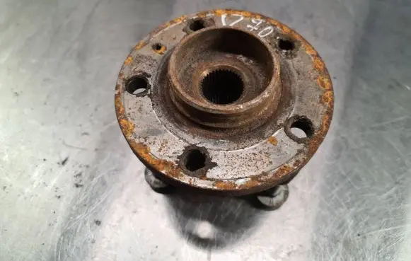 Volvo V70 Rear wheel bearing hub 