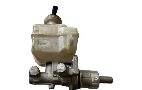 Land Rover Discovery 3 - LR3 Master brake cylinder 74471269C