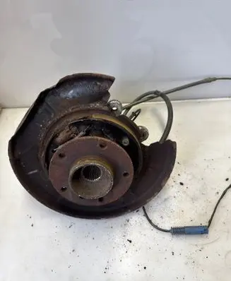 BMW 5 E39 Rear wheel hub spindle/knuckle