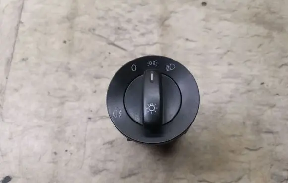 Volkswagen Golf V Light switch 1K0941431AH