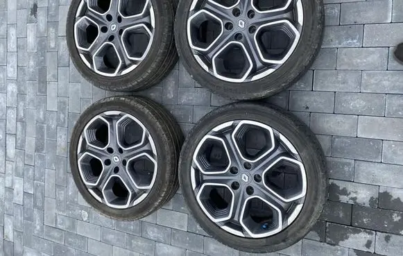 Renault Kadjar R19 alloy rim 403000336R