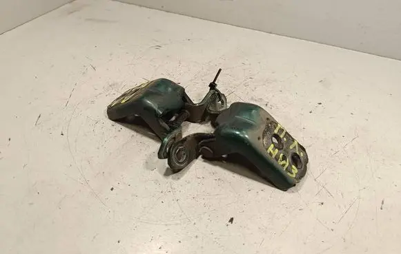 Nissan Navara D40 Front door hinge set 