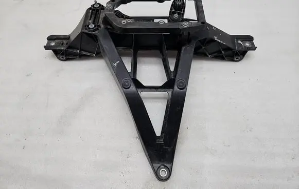 Volkswagen ID. Buzz A/C compressor mount bracket 1N3805211A