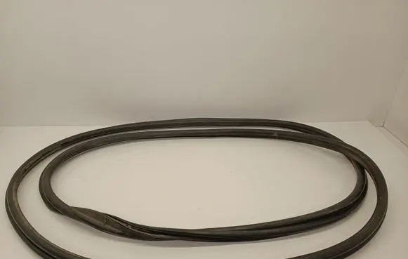 Peugeot Partner III Trunk rubber seal (body) 
