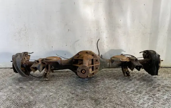 Mitsubishi Montero Rear axle beam with reductor B56