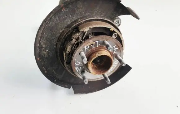 Rear wheel hub spindle/knuckle