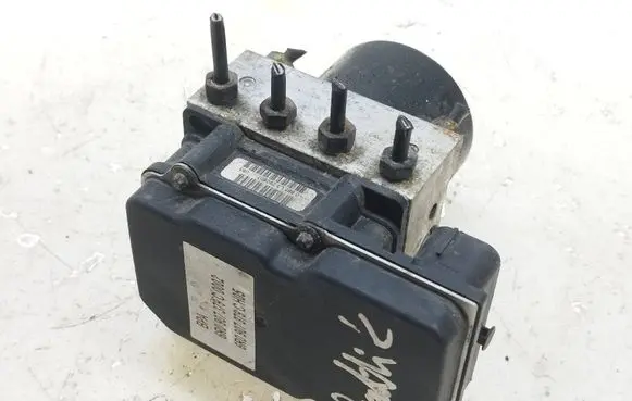 Skoda Roomster (5J) ABS Pump 6R0907379C 6R0614117D