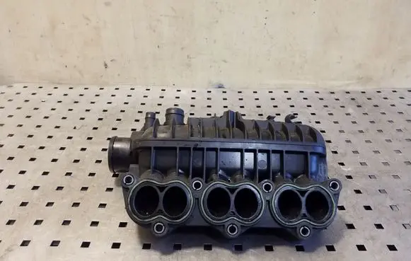 Ford Focus Intake manifold CM5G9424FA