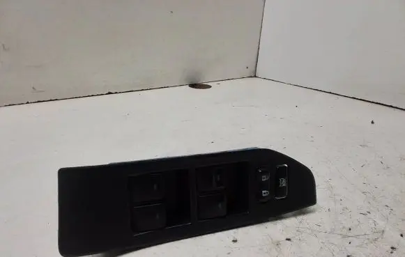 Toyota Corolla Verso AR10 Electric window control switch 8404005020