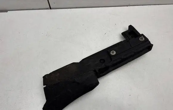 Audi Q3 8U Fender foam support/seal 8U0823721A