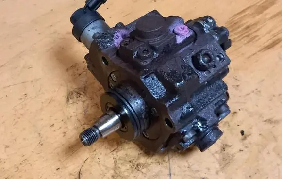 Hyundai ix35 Fuel injection high pressure pump 331002A420