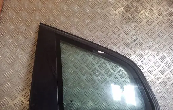 BMW X3 E83 Rear side window 43R00021