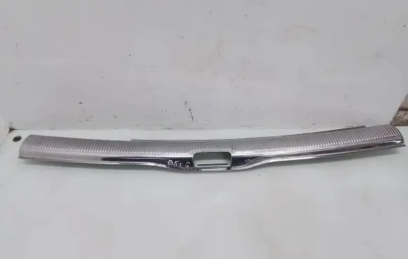 Trunk/boot sill cover protection