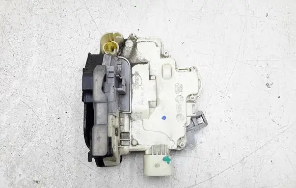 Audi TT TTS Mk2 Front door lock 8J2837016A