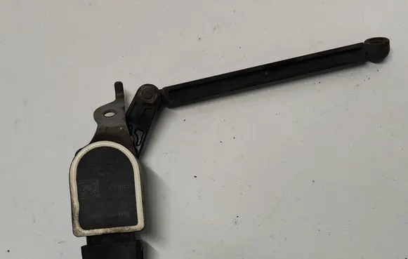 BMW 1 F20 F21 Headlight/headlamp level sensor 6860843 37146860843 25916010