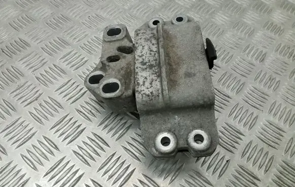 Volkswagen Tiguan Gearbox mount 5N0199555