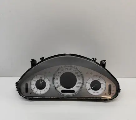 Mercedes-Benz E W211 Speedometer (instrument cluster) A2115406248