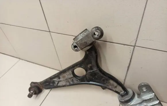 Citroen Jumpy Front lower control arm/wishbone 