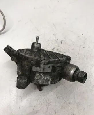 Volvo S60 Vacuum pump 08658230