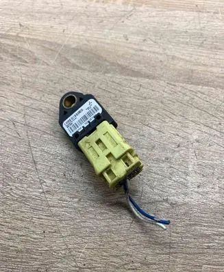Mitsubishi Outlander Airbag deployment crash/impact sensor 8651A001