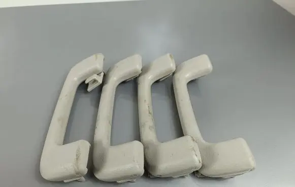 Mitsubishi Eclipse Cross A set of handles for the ceiling 