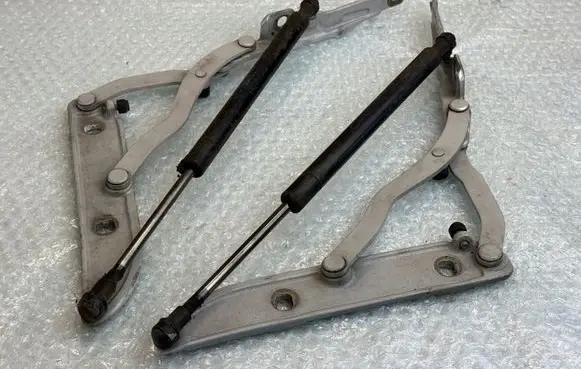 BMW 3 E46 Tailgate/trunk/boot hinge 41628220073 41628220074 8220074