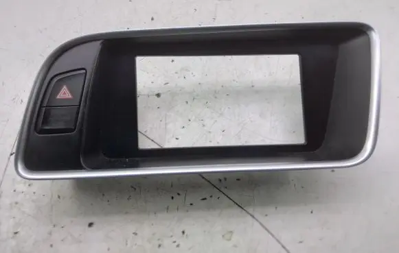 Radio/GPS head unit trim