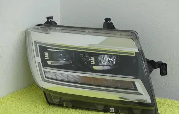 Volkswagen Crafter Headlight/headlamp 7C1941036F