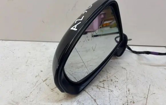 Toyota Avensis T270 Front door electric wing mirror E11026399 SKH7760 E11036399