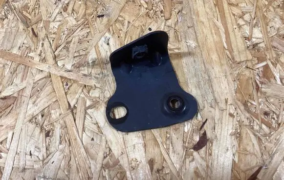 Porsche Macan (95B) Front shock absorber mounting bracket 95b201260
