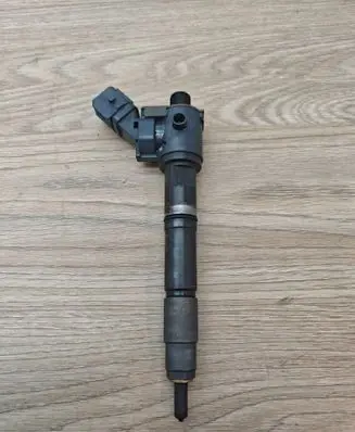 Volvo XC70 Fuel injector 31405404 12R09669