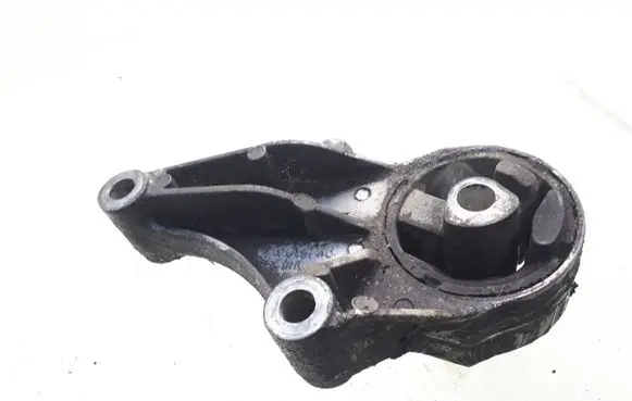 Opel Zafira B Engine mount bracket V05456