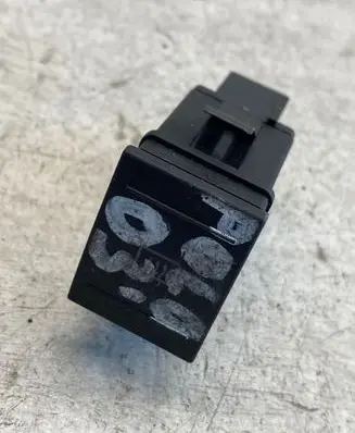 Volkswagen Polo Windscreen/window heater switch 6q09596621