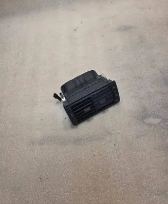 BMW 7 E38 Rear air vent grill 64228390117 64228364120 64228390290