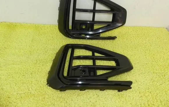 Volkswagen Touareg III Front bumper lower grill 760853666K