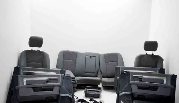 Dodge RAM 1500 DS Interior set 16ZG326400129 16ZG326400126