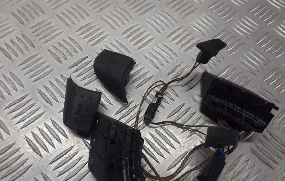 Opel Meriva A Steering wheel adjustment switch 