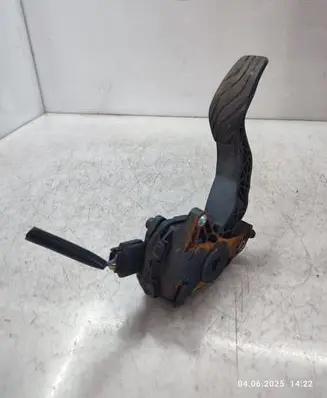 Nissan X-Trail T32 Accelerator throttle pedal 180024BG0B